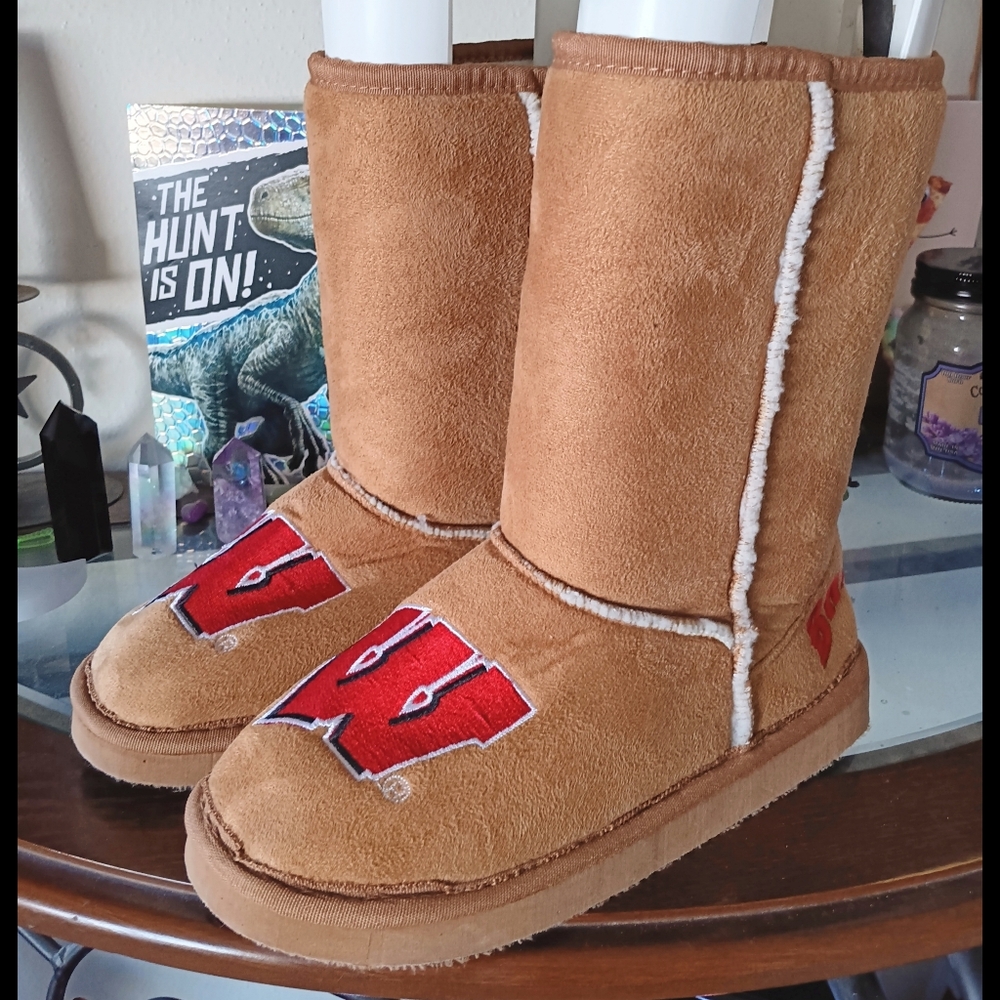❤️ Wisconsin Badgers Faux Sheepskin Shearling Booties Boots 5/6 Slippers Small
